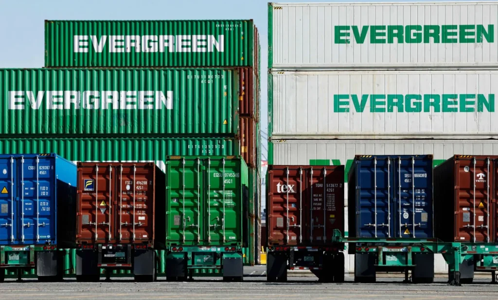 الاقتصاد العالمي يدخل مرحلة ضبابية بعد القرار القضائي الأميركي