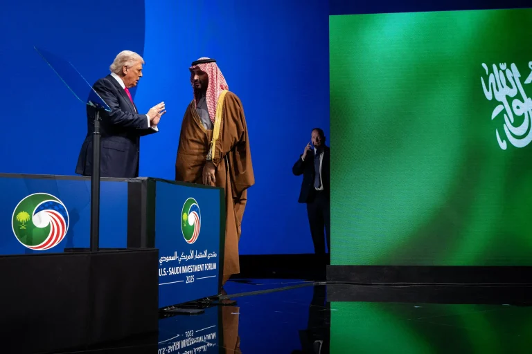 إفشاء ترامب لفحوى نقاش مع بن سلمان وراء الأزمة بين السعودية والإمارات
