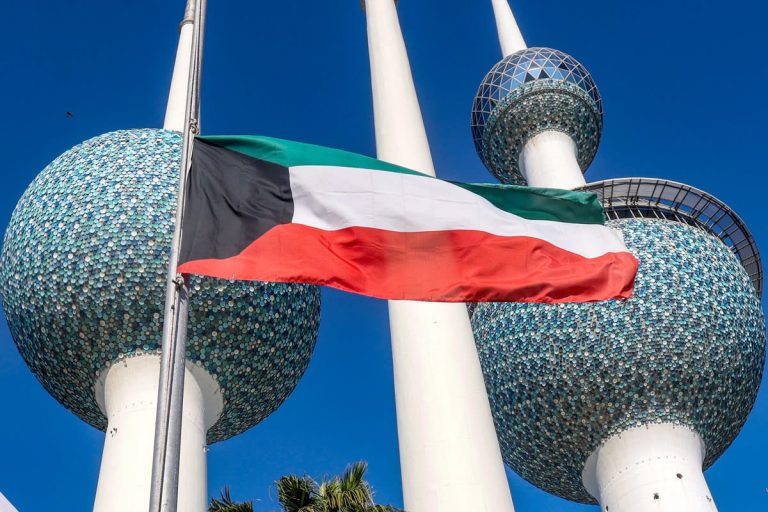 الكويت تدين الهجوم الإيراني على أراضيها وتؤكد حقها في الدفاع عن سيادتها