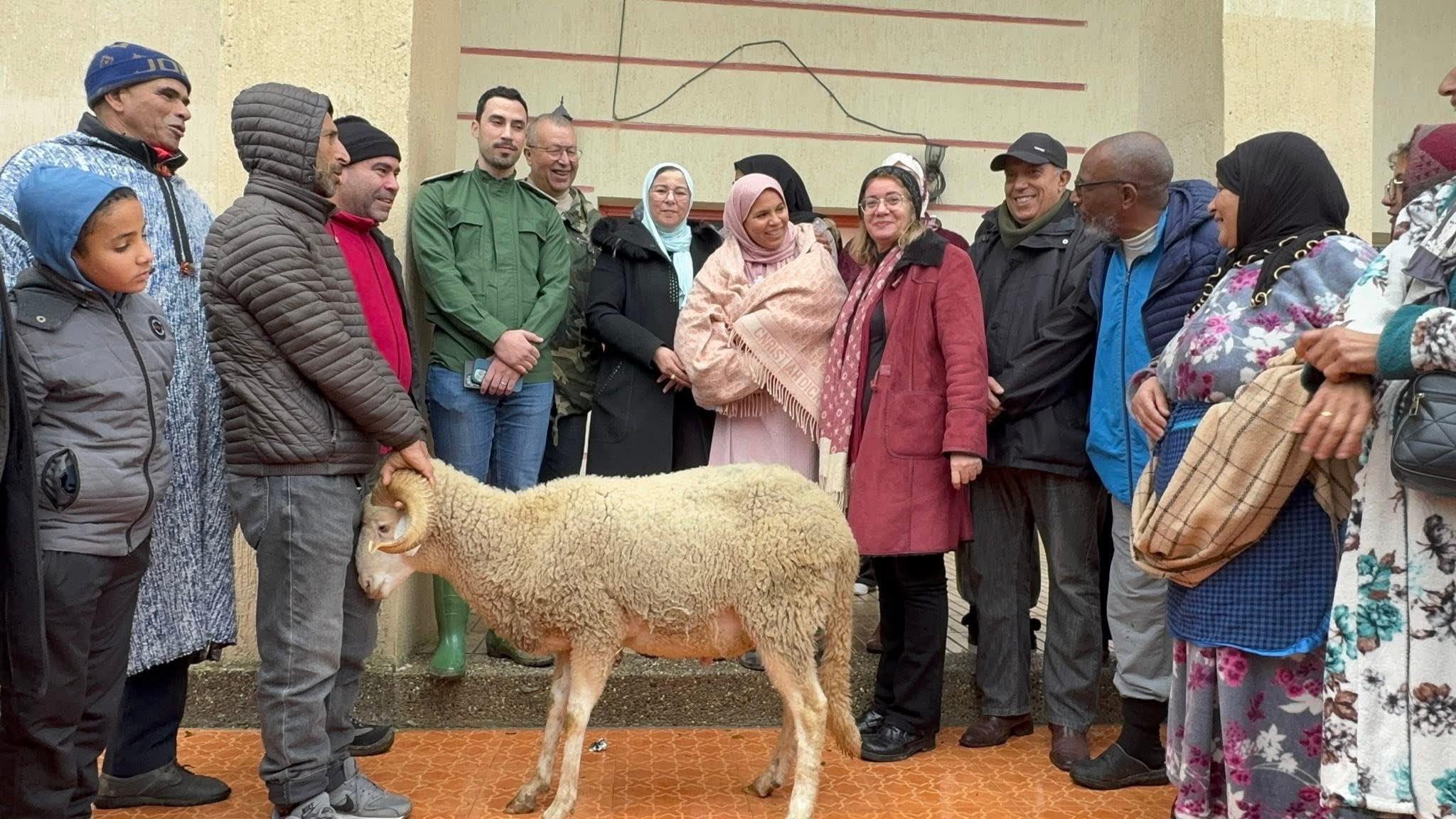 سيدي قاسم.. سيدة متضررة من الفيضانات تضع مولودها بحد كورت