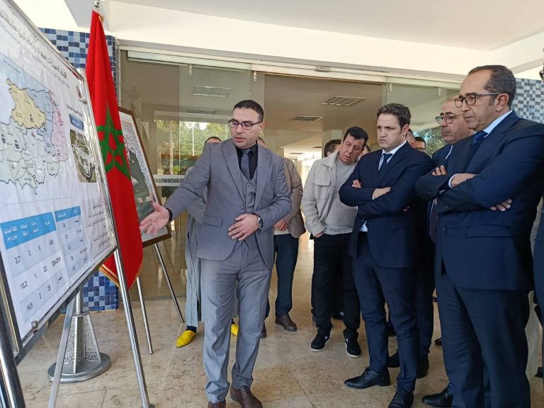 الحسيمة: عامل الإقليم يتراس مراسيم توقيع اتفاقية لتعزيز الموارد البشرية بقطاع الصحة
