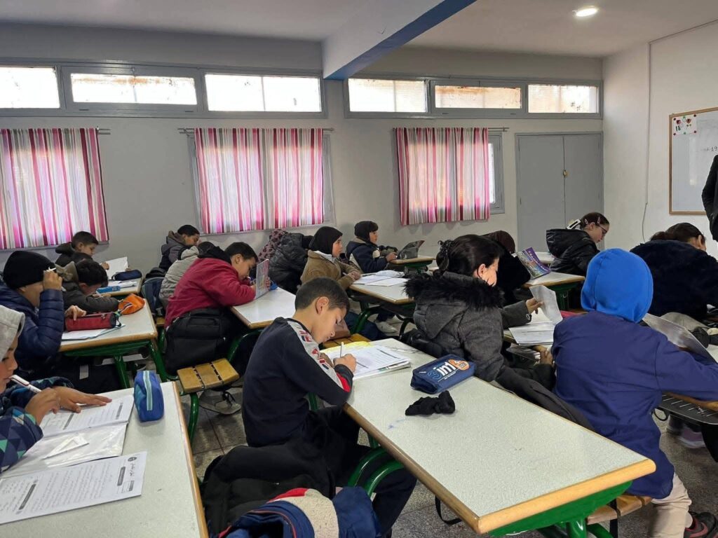 جمعية بتزاغين تدعم أيتام إقليم الدريوش بمنح دراسية