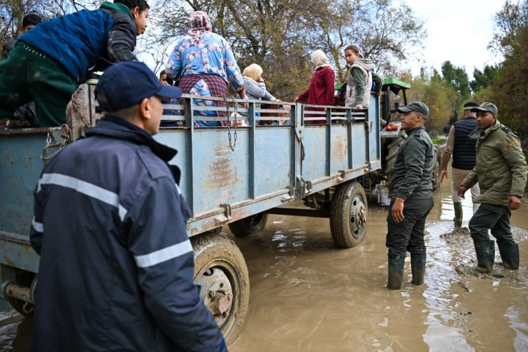 السلطات تعلن الشروع في العودة التدريجية للساكنة المتضررة من الفيضانات