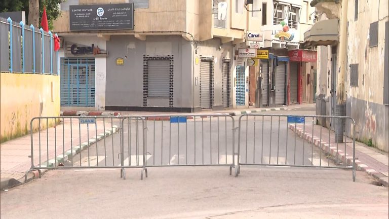 "الطرق ستنقطع قريبا".. جماعة القصر الكبير تدعو الجميع إلى مغادرة المدينة