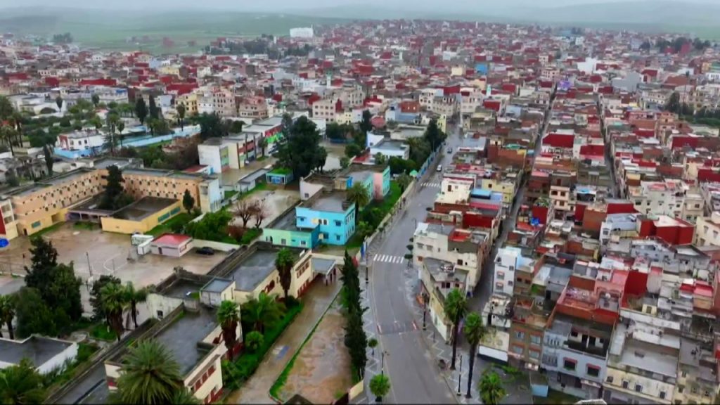 عودة قريبة مرتقبة لساكنة القصر الكبير بعد الفيضانات
