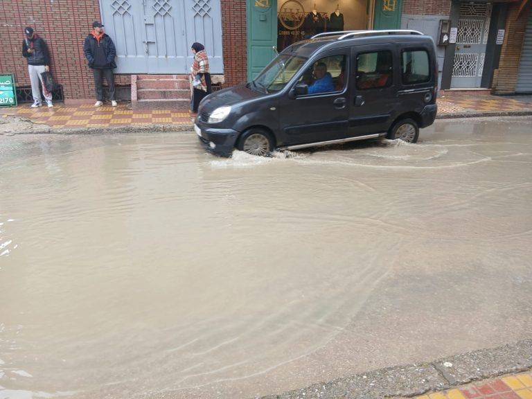 أمطار طنجة تفضح هشاشة البنية التحتية وتُفقد الساكنة الثقة في المنتخبين