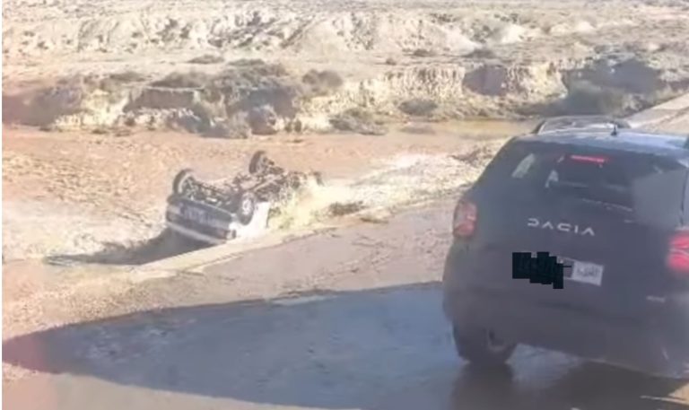 بولمان..السيول تجرف سيارة بقنطرة آيت مخلوف وإيموزار مرموشة