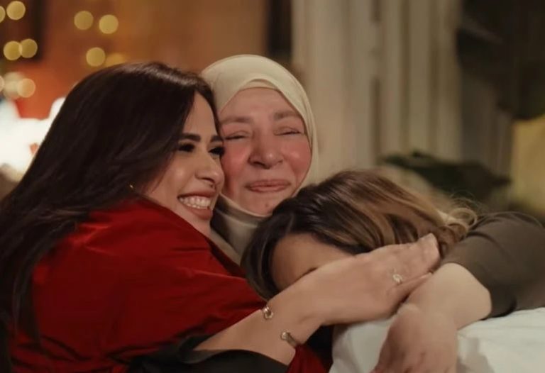بعد غياب سنوات.. ظهور عبلة كامل في إعلان رمضاني يحقق ملايين المشاهدات