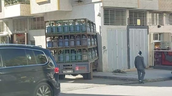حادث سير خطير بطريق صفرو بفاس.. شاحنة غاز تصطدم بعمارة