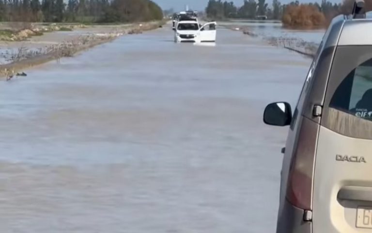 فيضانات واد سبو تقطع الطريق الرابطة بين دار الكداري وبلقصيري