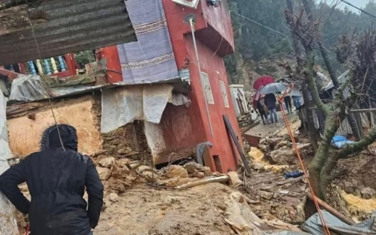 الحسيمة.. السيول تحاصر دوار قلعة مروان بتاغزوت والساكنة تطلق نداء استغاثة