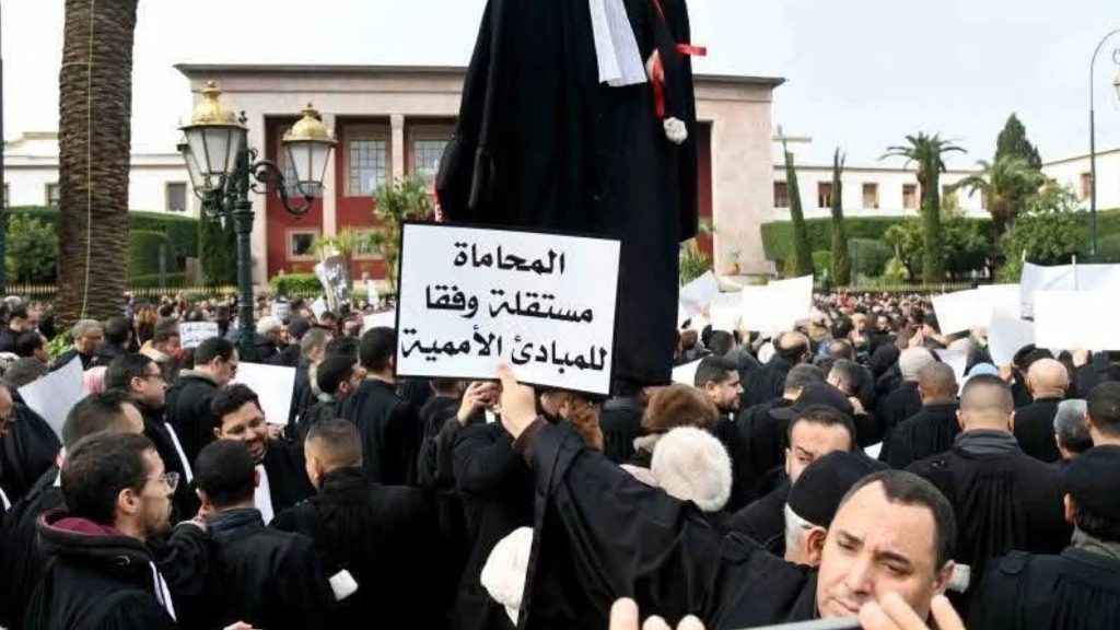 المحامون يقررون الاستمرار في التوقف الشامل ومواصلة الاحتجاج