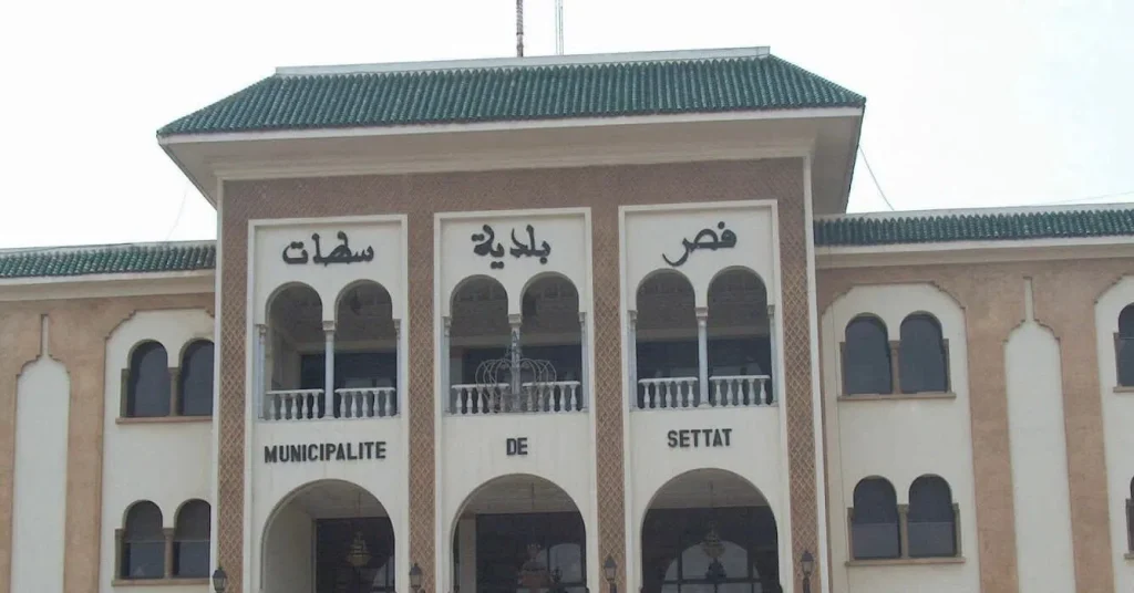 بعد طول انتظار.. جماعة سطات تُرخص ببناء أسواق السلام