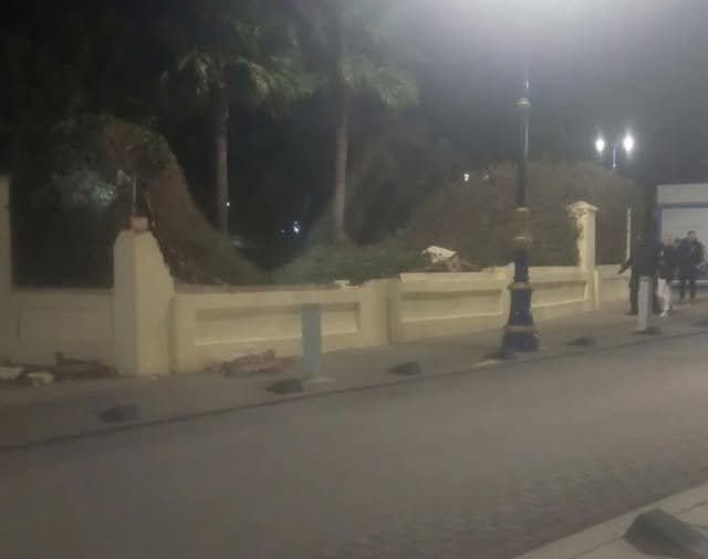 الحسيمة.. سقوط حائط المعهد الإسباني بسبب الرياح القوية دون تسجيل إصابات
