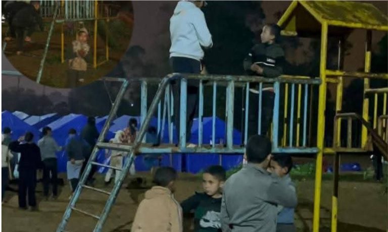 الفيضانات.. فضاء ترفيهي يعيد البسمة لأطفال مخيم الإيواء بالقنيطرة