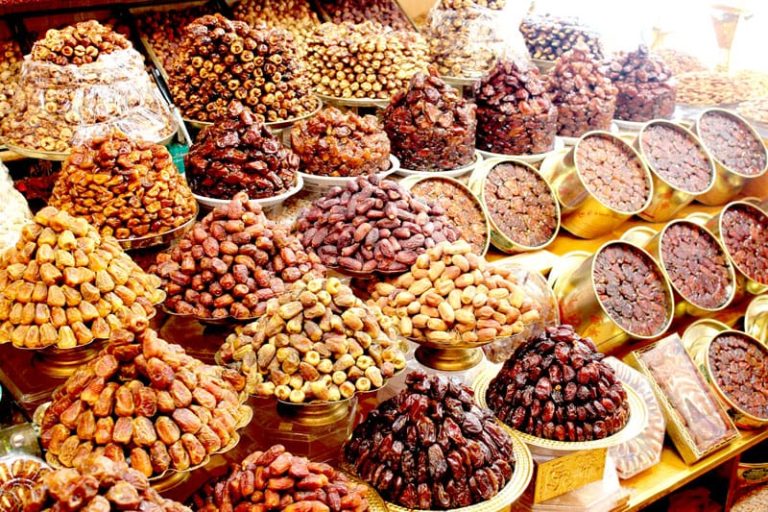 تعثر الاستيراد يربك سوق التمور بالمغرب قبل رمضان