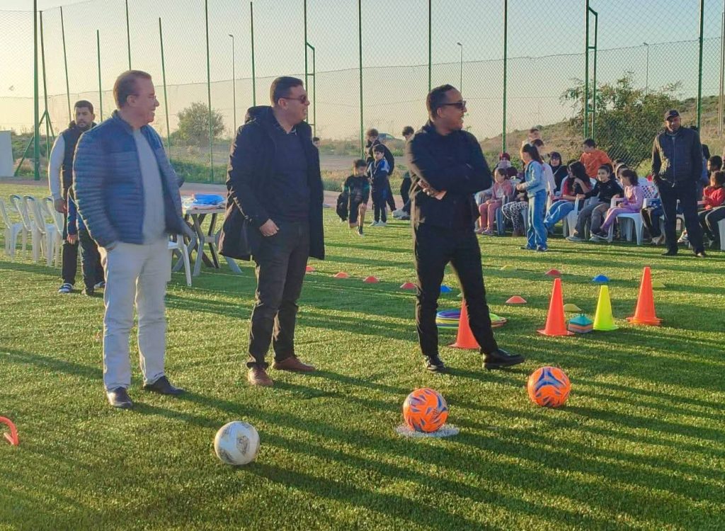تعزيز البنيات الرياضية في الحسيمة بملعب قرب جديد