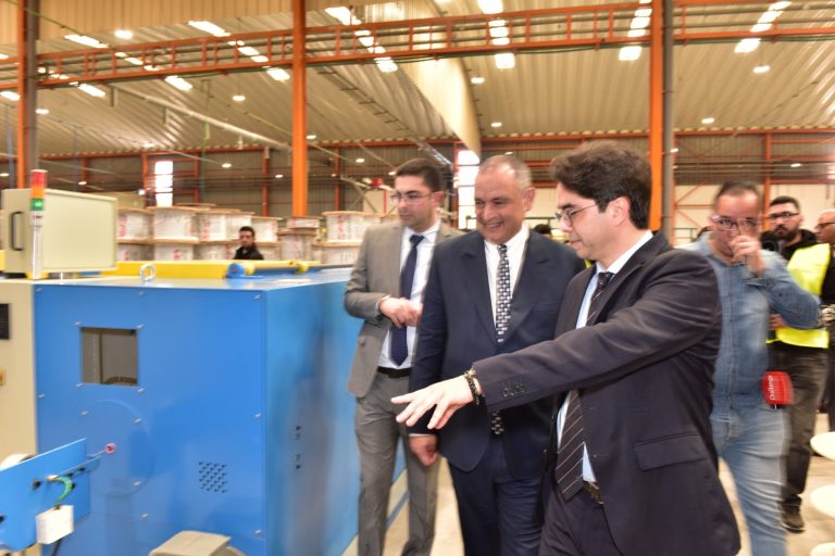 استثمار بـ200 مليون درهم لتعزيز صناعة كابلات الألياف البصرية بالمغرب