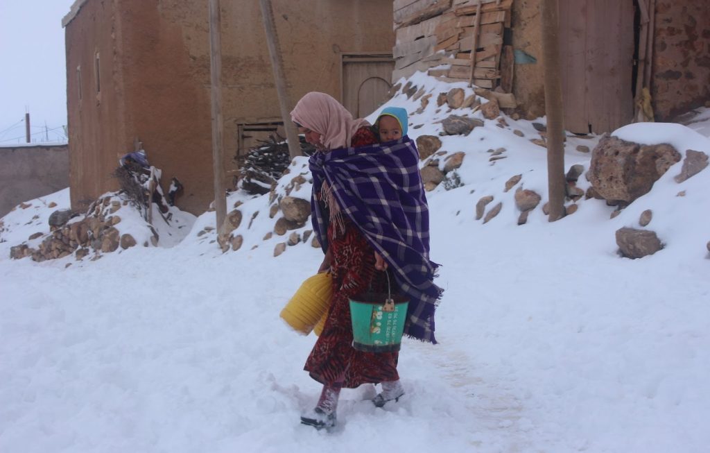 حملة إنسانية بالحسيمة لمساندة الأسر المتضررة من موجة البرد