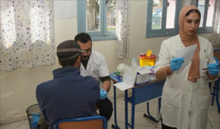 الخميسات.. أزيد من 580 مستفيد من قافلة طبية متعددة التخصصات