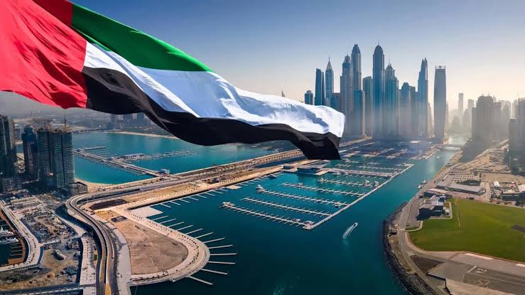 الإمارات: تصدينا بنجاح لعدد من الصواريخ الإيرانية