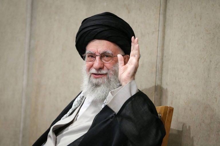 وفاة زوجة علي خامنئي متأثرة بجروح أصيبت بها