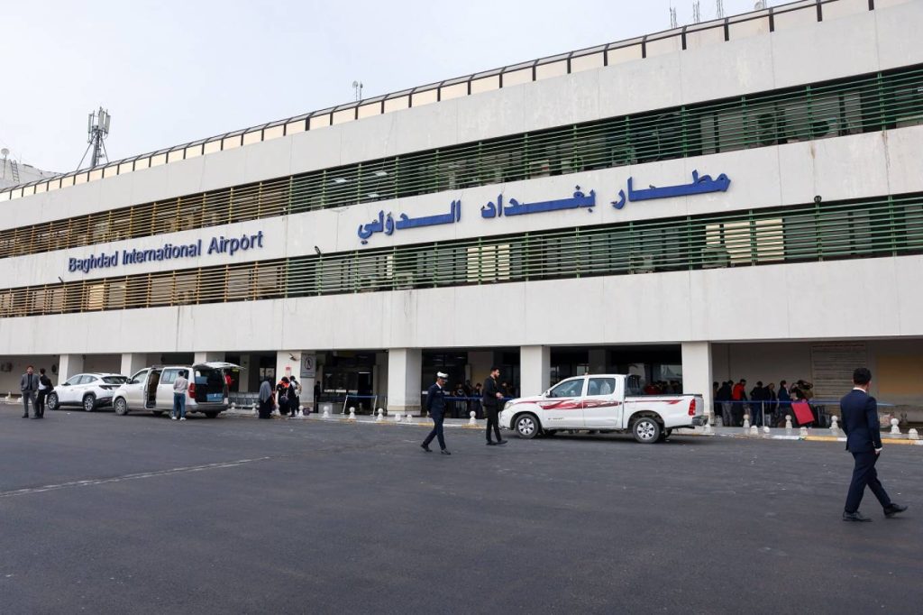 العراق يعلن تمديد إغلاق مجاله الجوي