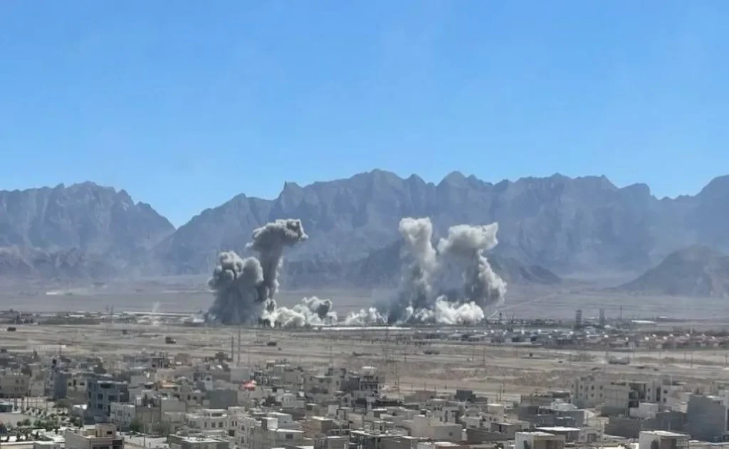 إيران تحذر من هجوم بري أميركي محتمل