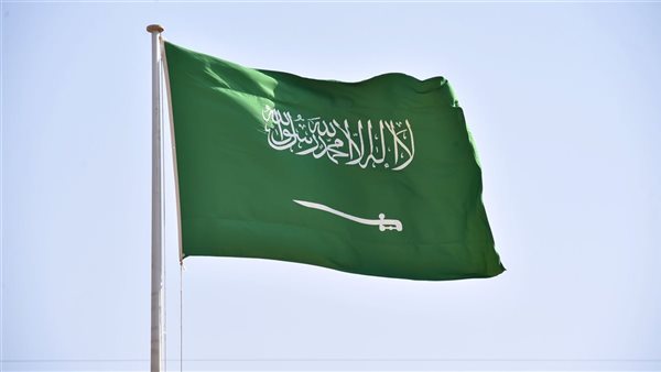 السعودية.. مصرع شخصين وإصابة 12 إثر سقوط مقذوف عسكري على موقع سكني