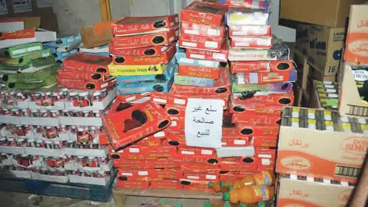 بعدة مدن.. توقيف 10 مسيري محلات تجارية بسبب ترويج منتجات منتهية الصلاحية