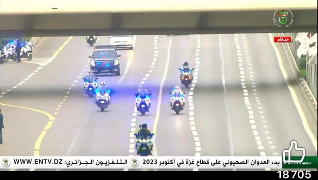 خطوط غير منتظمة في شوارع الجزائر أثناء تنقل تبون لأداء صلاة العيد تثير السخرية