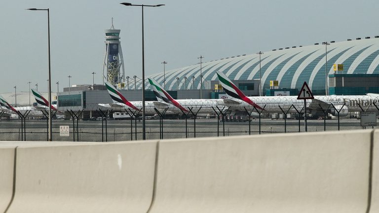 الإمارات.. سقوط طائرتين مسيرتين بمحيط مطار دبي الدولي