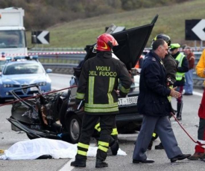 مغربي يفارق الحياة في حادثة سير بإيطاليا ودعوات لتدخل القنصلية قبل الدفن