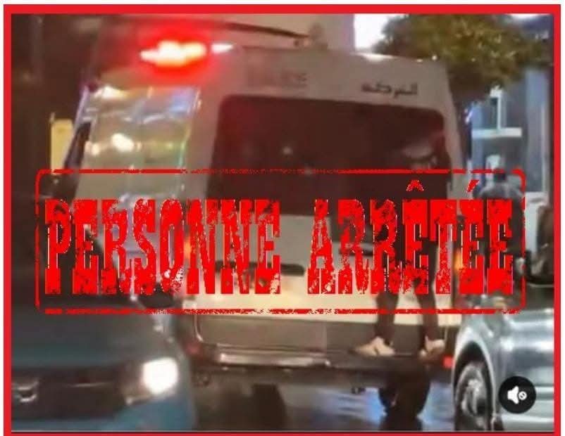 طنجة.. توقيف قاصر ظهر في فيديو متشبتا بسيارة الأمن في الشارع