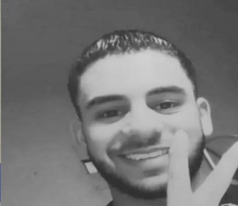 غادر نحو البحر ولم يعد.. اختفاء شاب من بني نصار يزرع الرعب في قلوب أسرته