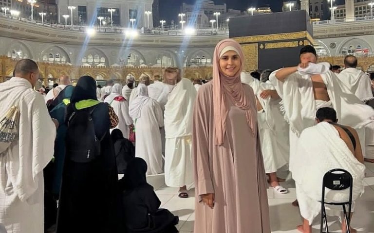 سلمى رشيد من مكة المكرمة: "الحمد لله دائماً وأبداً من قلب أجمل مكان"