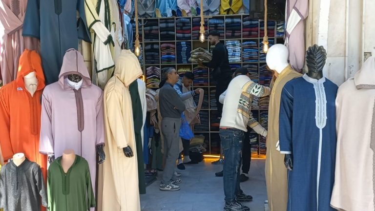 وجدة.. انتعاش لافت للملابس التقليدية لاستقبال عيد الفطر