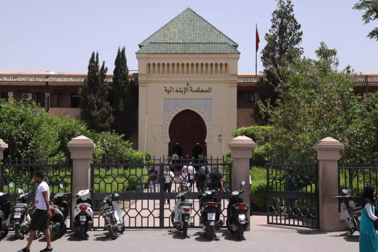ابتدائية مراكش تبرئ صحفيا وموقعاً محليا من تهم السب والقذف