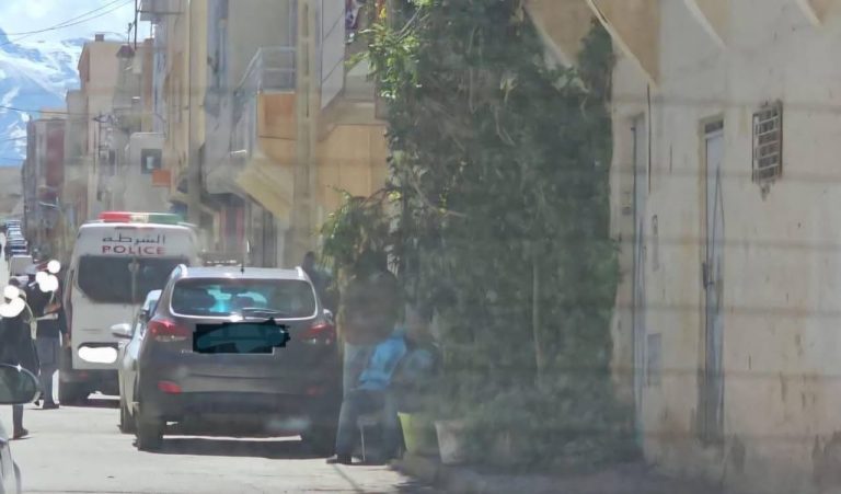 ميدلت.. الدرك يحدد موقع سيارة مسروقة ويسلمها للأمن