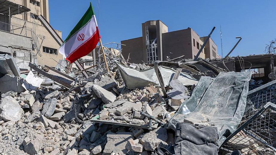 إيران: إسرائيل قصفت فرعا لأقدم بنك في البلاد وجيشنا سينتقم
