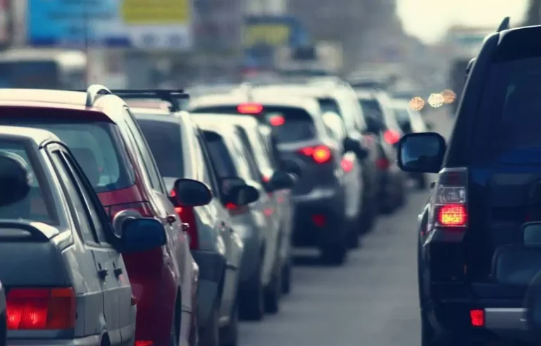 حقوق المستهلك تدعو إلى الحيطة الطرقية خلال تنقلات العيد