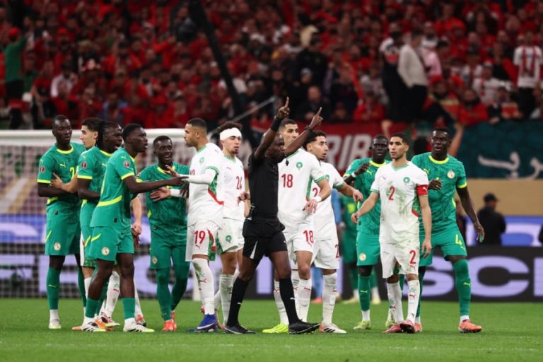 بعد قرار الكاف.. سفارة المغرب بالسينغال تدعو الجالية إلى اليقظة وضبط النفس