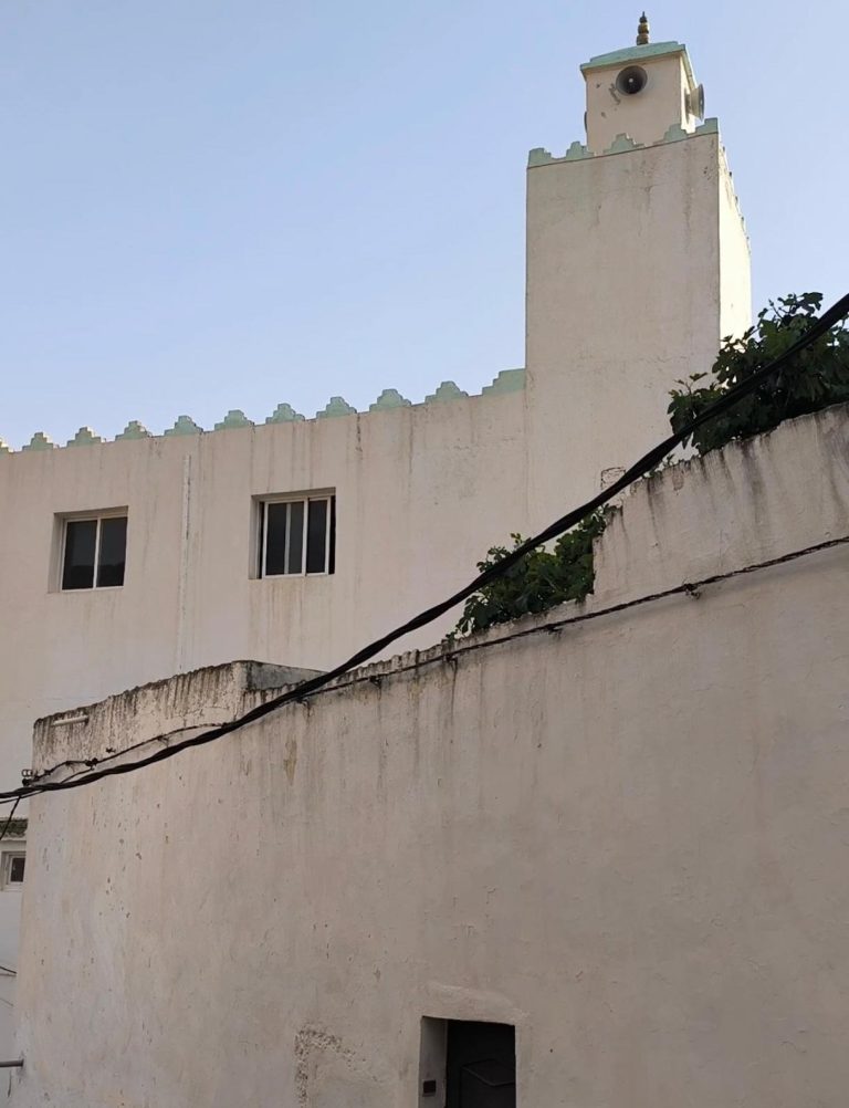 حادث مأساوي بتطوان.. شخص ينهي حياته داخل مسجد بحومة عيساوة