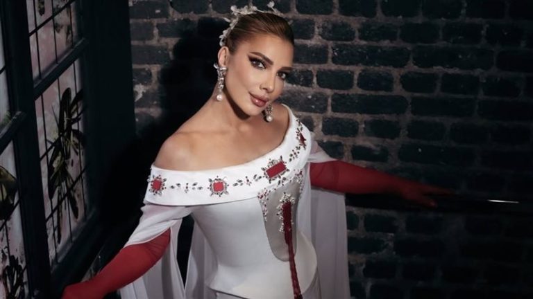 أصالة تُبهر باريس بـ”هي هي” وتحيي تراث الحاجة الحمداوية
