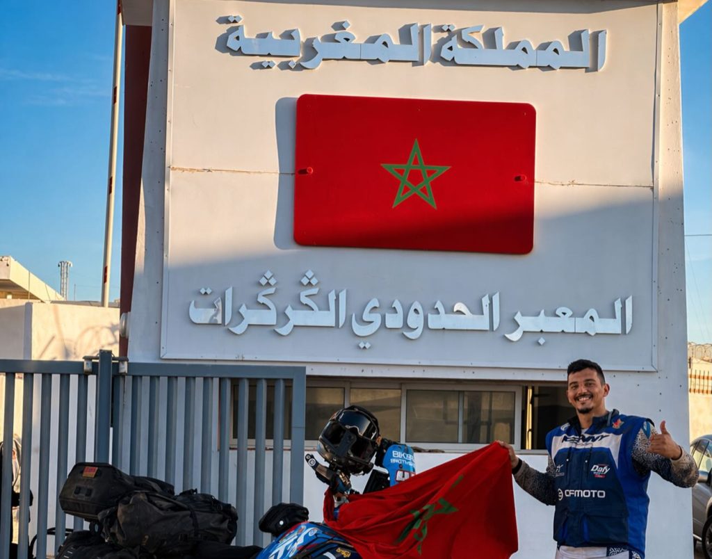 دراج مغربي يصل المغرب بعد رحلة إلى جنوب إفريقيا ذهاب وإياب