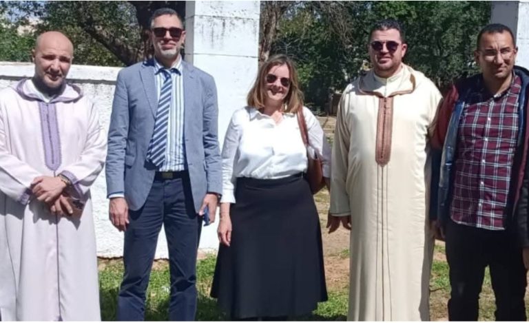 سفيرة فرنسا بالمغرب تتابع ميدانياً مشروع نقل رفات مقبرة مسيحية بصفرو إلى فاس