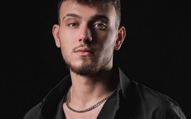 الشامي يراهن على اللهجة المغربية في ألبومه الأول “هوية"
