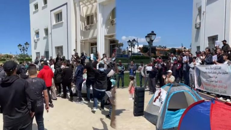 طنجة.. تدخل أمني بإجزناية لمنع اعتصام متضرري مشروع “المنزل 2”