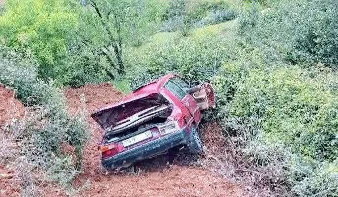 حادثة سير خطيرة تهز دوار اسنسو بالحسيمة وتخلف خسائر مادية جسيمة