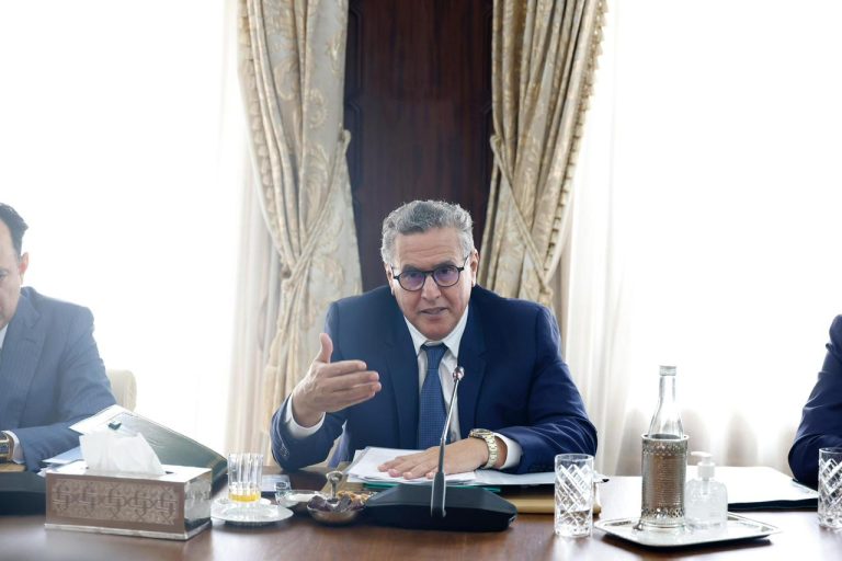 في جلسة مع النقابات والباطرونا.. أخنوش يُعدّد الزّيادات في الأجور لفائدة مختلف الفئات المهنية